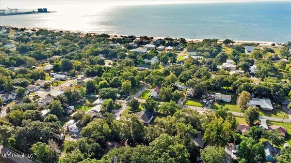 134 Ocean Wave Avenue, Long Beach, MS 39560