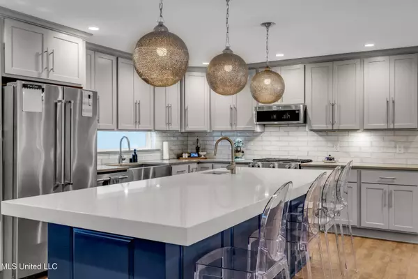 1105 E Cherokee Glen, Ocean Springs, MS 39564