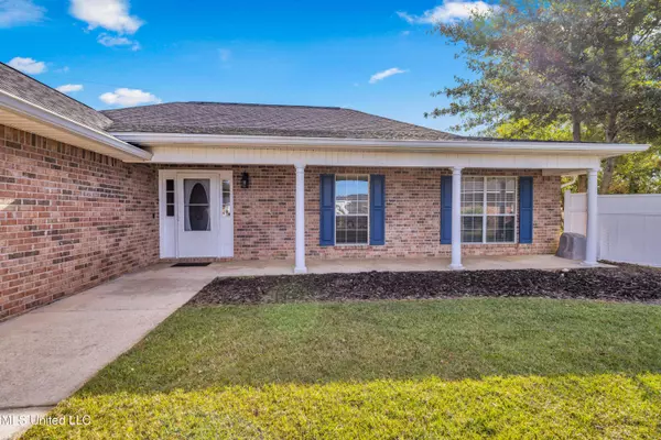 1600 Heather Court, Ocean Springs, MS 39564