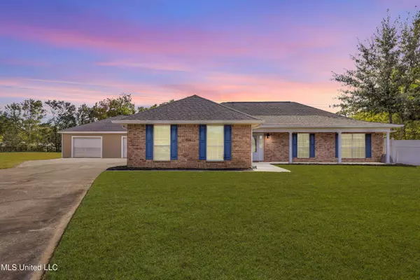 1600 Heather Court, Ocean Springs, MS 39564