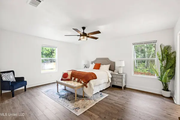 5308 Center Street, Ocean Springs, MS 39564