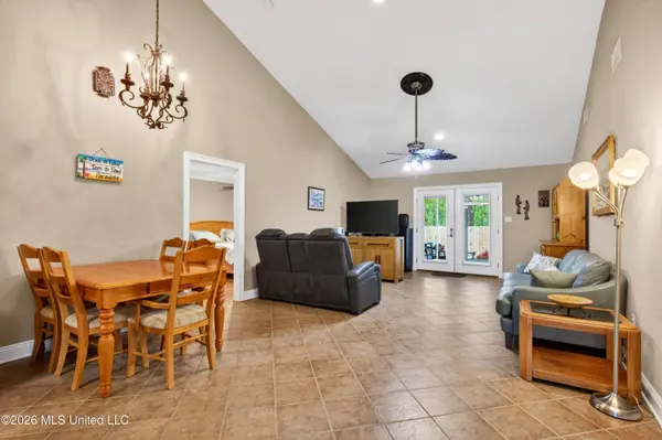 11607 Creekside Cove, Gulfport, MS 39503