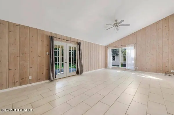 223 Woodbine, Gulfport, MS 39507