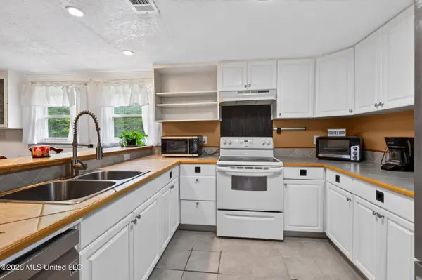 3015 Bonita Road, Gautier, MS 39553
