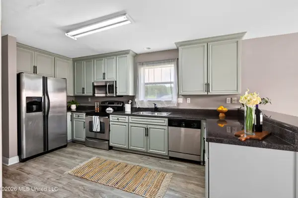 16994 Palm Ridge Drive, D'iberville, MS 39540