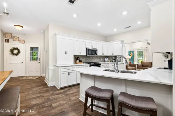 207 Longleaf Drive, Petal, MS 39465