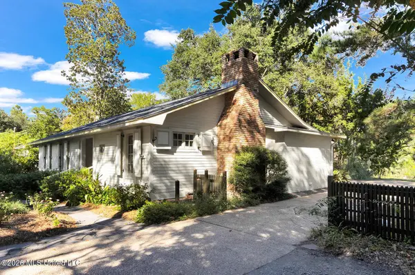 414 General Pershing Avenue, Ocean Springs, MS 39564