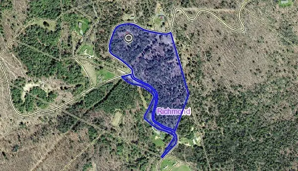 3088 Pluto Rd, Shady Springs, WV 25918