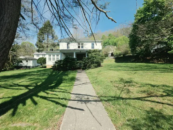 107 Main Street, Mt. Hope, WV 25880