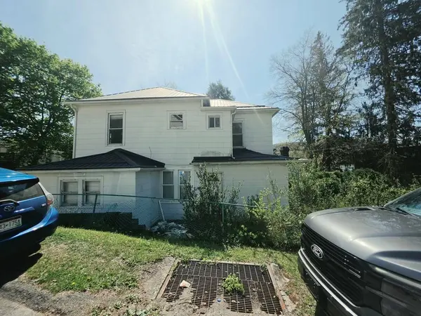 107 Main Street, Mt. Hope, WV 25880