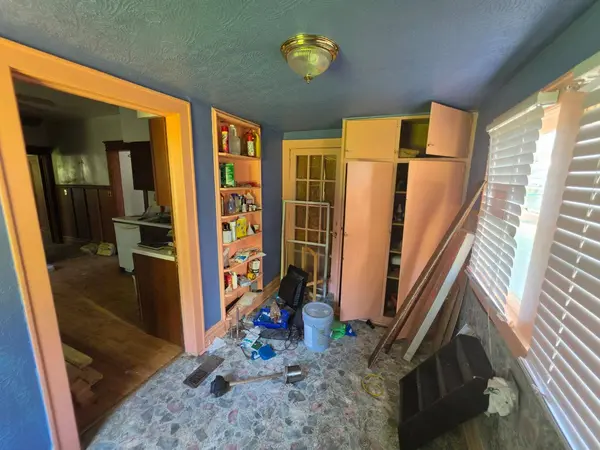 107 Main Street, Mt. Hope, WV 25880