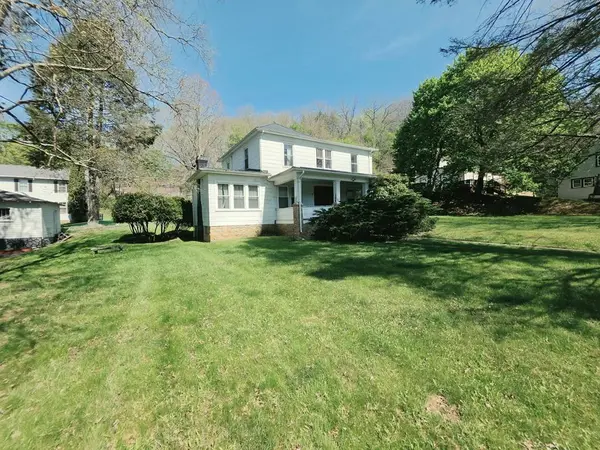 107 Main Street, Mt. Hope, WV 25880
