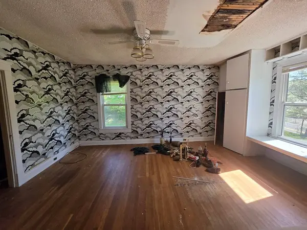 107 Main Street, Mt. Hope, WV 25880