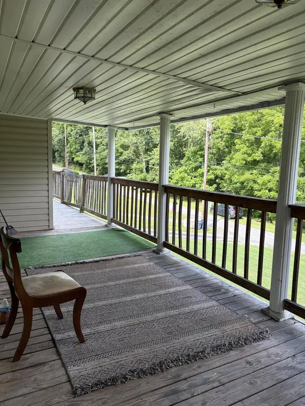 195 Hambrick, Scarbro, WV 25917