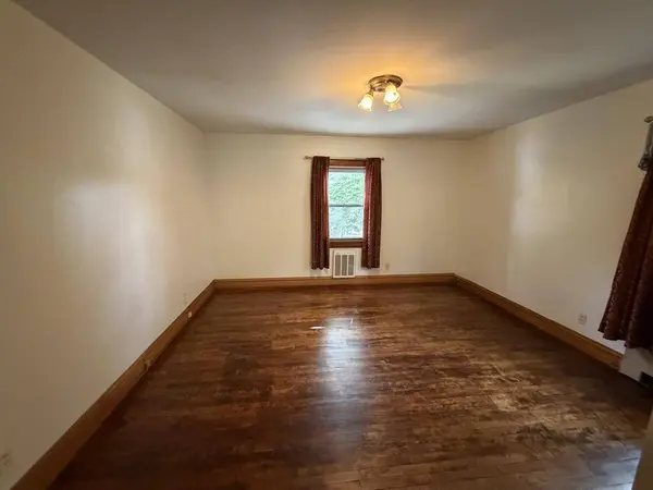 109 Quesenberry, Beckley, WV 25801