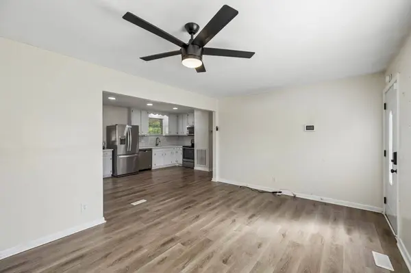 8042 Westfield Dr, Murfreesboro, TN 37129
