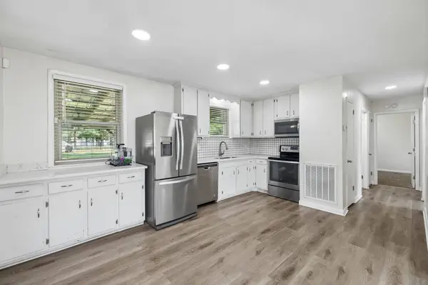 8042 Westfield Dr, Murfreesboro, TN 37129