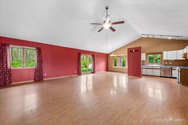 118 Centralia PL, Poplar Grove, IL 61065