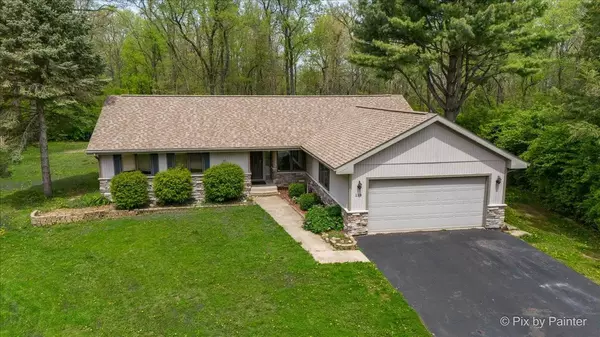 118 Centralia PL, Poplar Grove, IL 61065