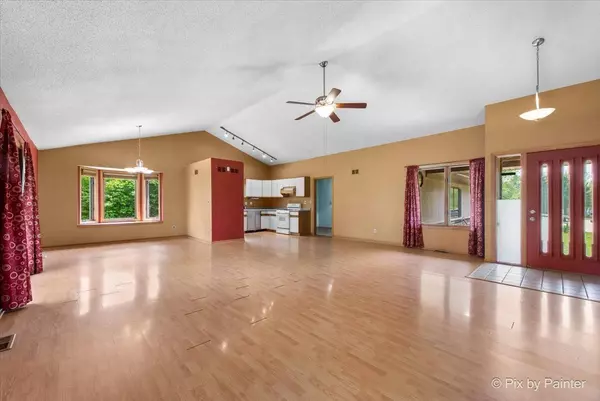 118 Centralia PL, Poplar Grove, IL 61065