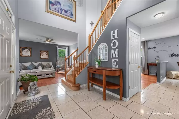 28909 Honeysuckle CT, Lakemoor, IL 60051