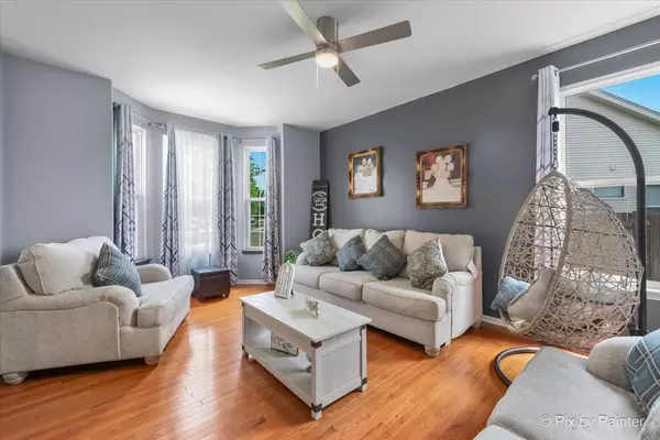 28909 Honeysuckle CT, Lakemoor, IL 60051