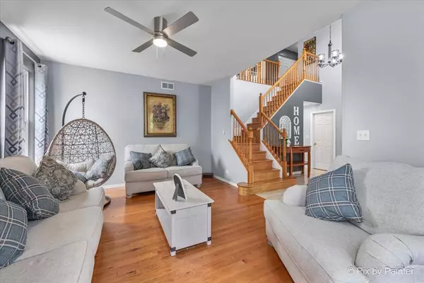 28909 Honeysuckle CT, Lakemoor, IL 60051