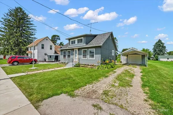 335 E Ogden ST, Capron, IL 61012