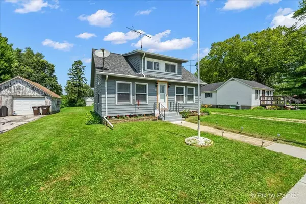 335 E Ogden ST, Capron, IL 61012