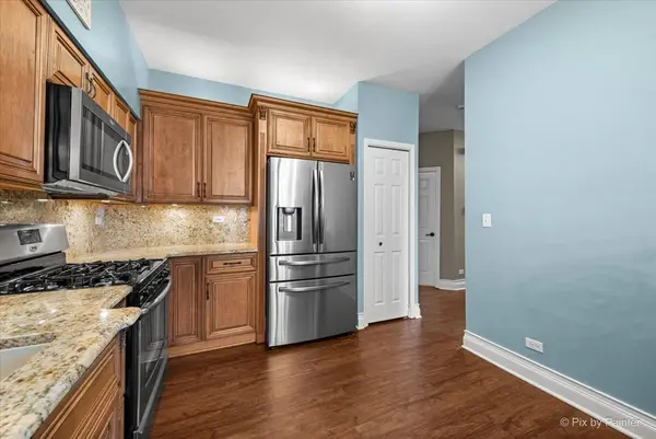 715 Riding LN #715, St. Charles, IL 60174
