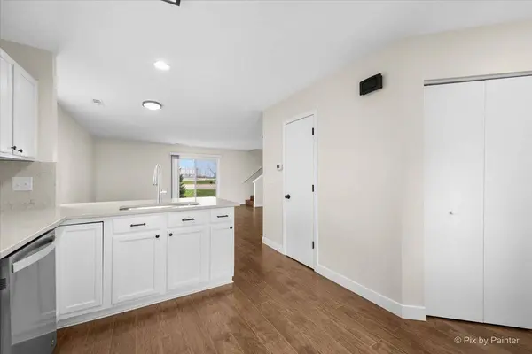 1737 W Chrysler DR, Belvidere, IL 61008