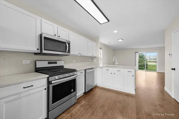 1737 W Chrysler DR, Belvidere, IL 61008