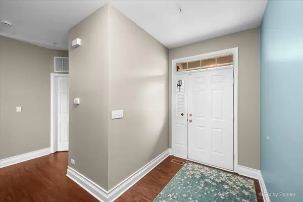 715 Riding LN #715, St. Charles, IL 60174