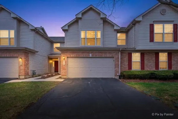 715 Riding LN #715, St. Charles, IL 60174