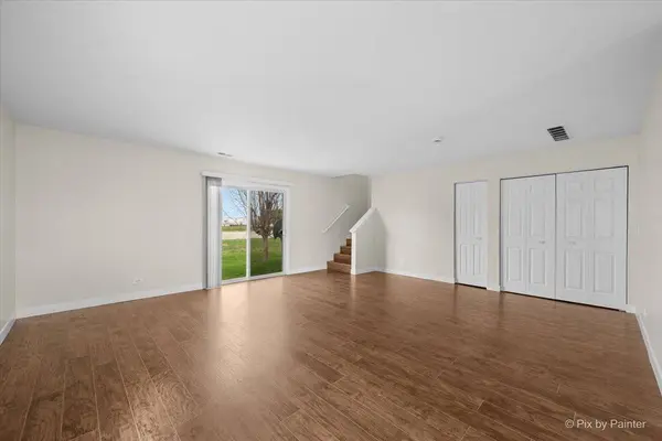 1737 W Chrysler DR, Belvidere, IL 61008