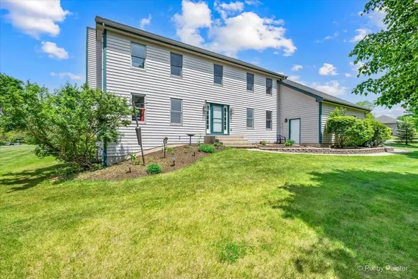 6701 Debbie LN, Marengo, IL 60152