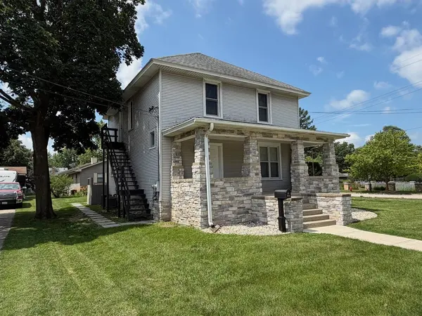 705 E Grant HWY #2, Marengo, IL 60152