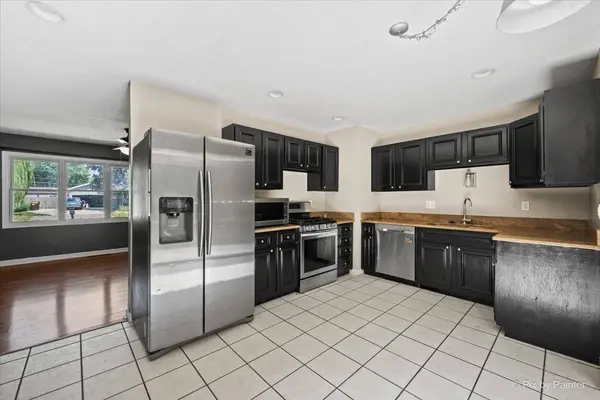 8326 Mildred RD, Machesney Park, IL 61115
