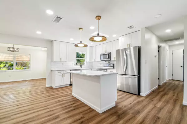 2640 Handley Blvd, Lakeland, FL 33803-3322