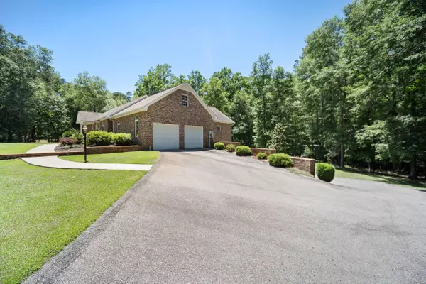 1035 Park Dr, Santee, SC 29142