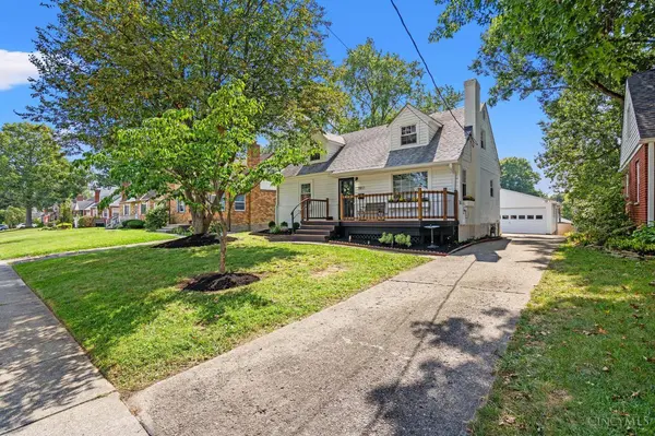 7817 Maple Leaf Dr, Madeira, OH 45243