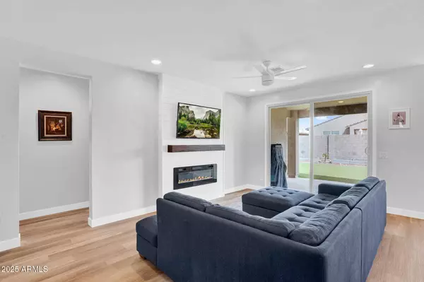 36963 N Andravida Drive, San Tan Valley, AZ 85140