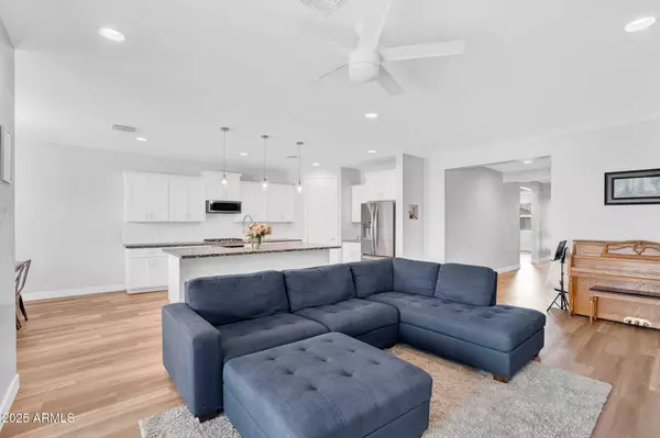 36963 N Andravida Drive, San Tan Valley, AZ 85140