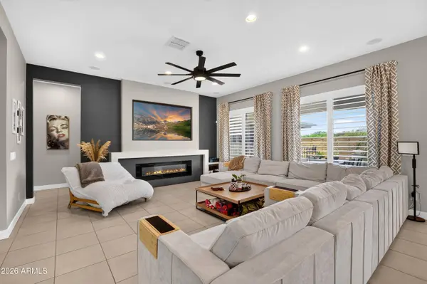 10704 E THATCHER Avenue, Mesa, AZ 85212