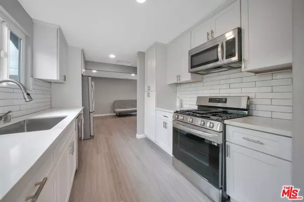 1212 W 92nd St, Los Angeles, CA 90044