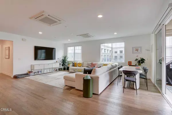 2810 Wagon Wheel RD #304, Oxnard, CA 93036