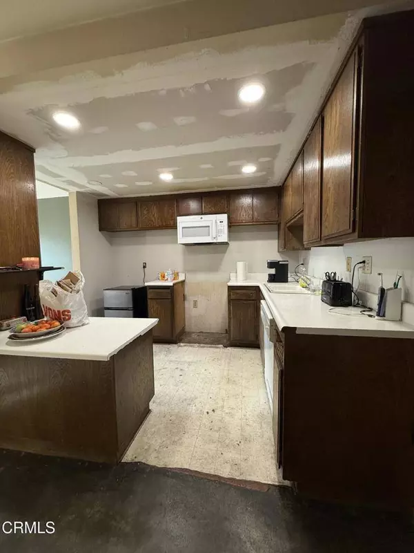 637 Holly AVE, Oxnard, CA 93036