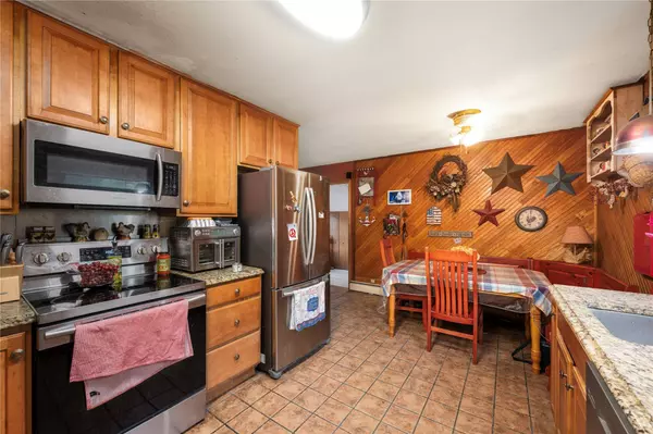 7 Candy LN, Hopewell Junction, NY 12533