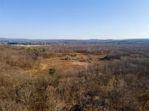 27 Robinson LN, Wappingers Falls, NY 12590