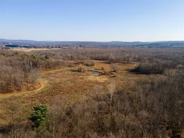 27 Robinson LN, Wappingers Falls, NY 12590